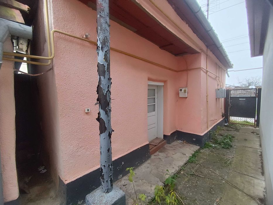 НЕВЕЛИКИЙ 54 кв.м., КОМПАКТНИЙ будинок у житловому стані, тиха вулиця