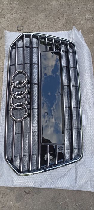 Решітка бампера Audi A6C7 Гриль