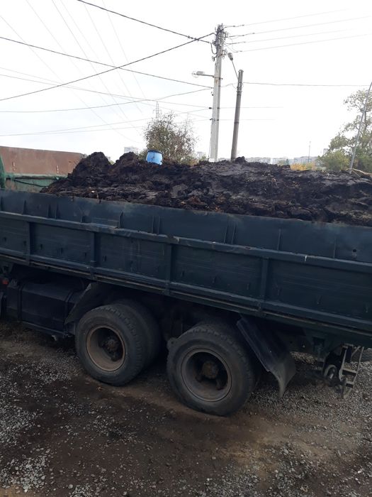 Перегной коровий есть в мешках .Чернозем.Доставка.любой обьем