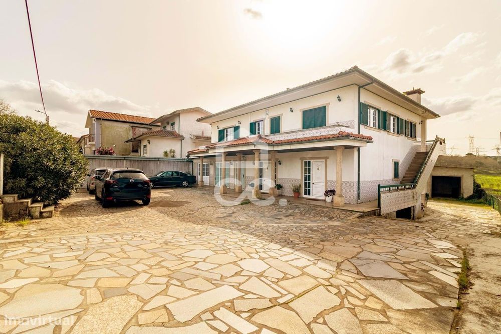 Moradia com 3 habitações | Excelente Oportunidade de Investimento — Serzedelo, Braga