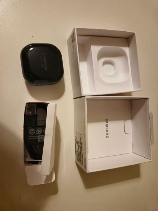 Auriculares Bluetooth True Wireless - Samsung Galaxy Buds Live