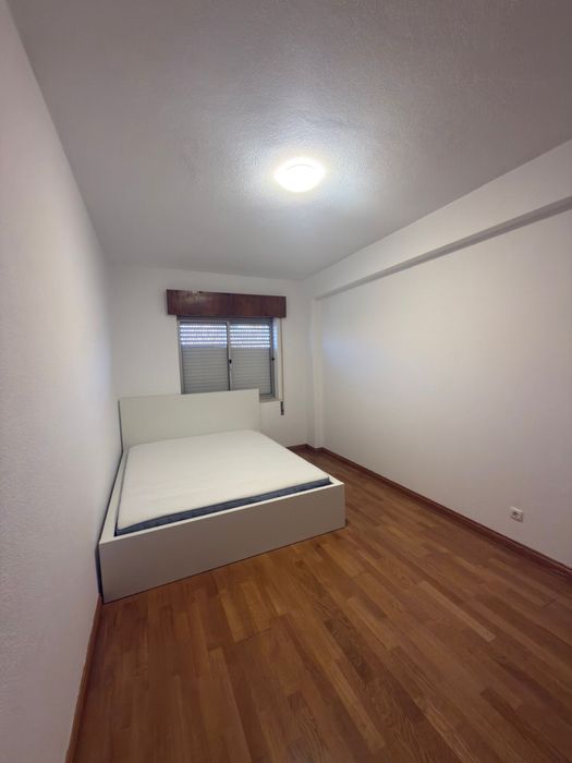 Arrenda-se 2 quartos / solteiro 350€/ e , casal 500€
