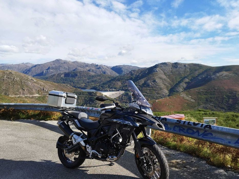 Benelli TRK 502 X – Aventura, Conforto e Estilo
