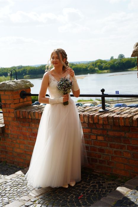 Suknia slubna wiazana gorsetowa off white wesle ślub długa