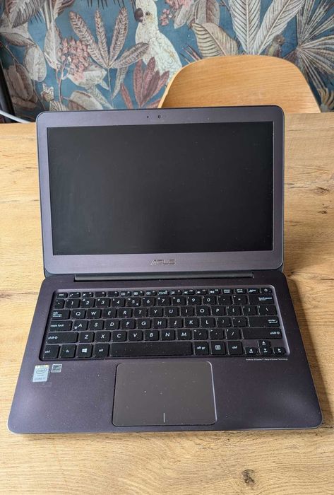Laptop Asus UX305L