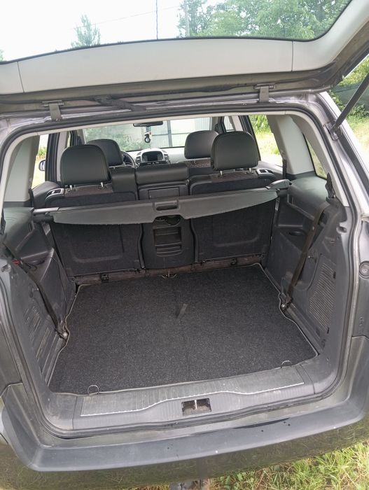 Авто Opel Zafiea b