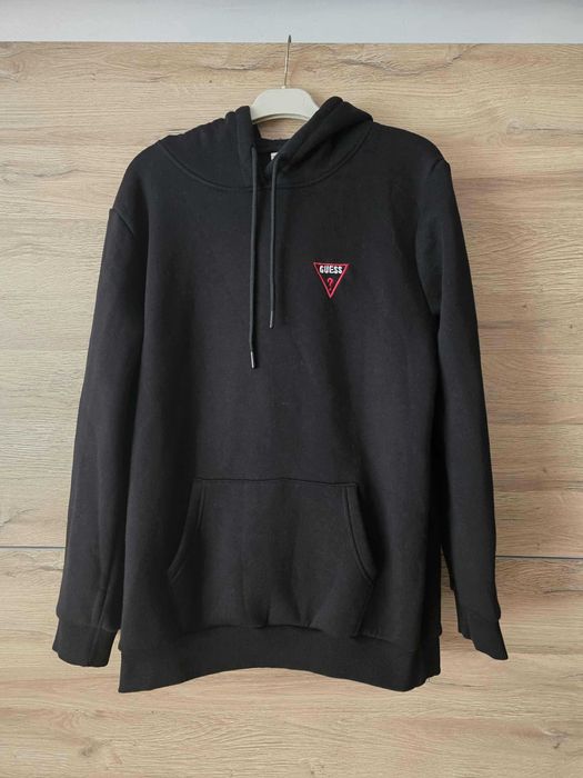 Bluza damska Guess ocieplana w kolorze czarnym logo szyte