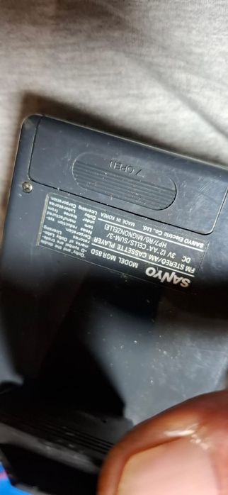Walkman Sanyo Sportster MGR 85D AM/FM stereo.