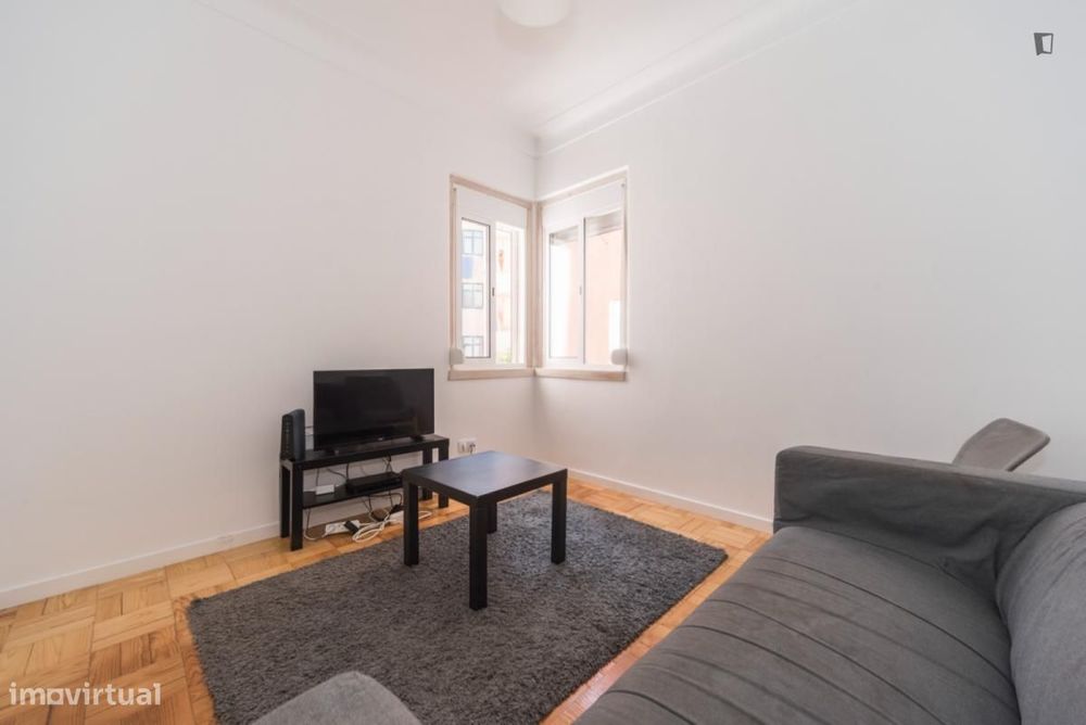 Quarto - localizado em Sete Rios Lisbon