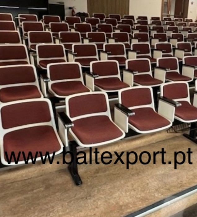 Cadeira de Auditório com Palmatória e Revestimento Tecido Usadas