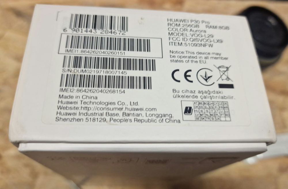 Oryginalne pudełko po telefonie Huaweii P30 Pro Aurora 256GB