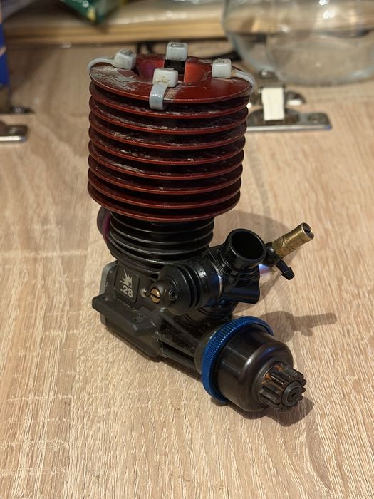 Losi x dynamite silnik nitro