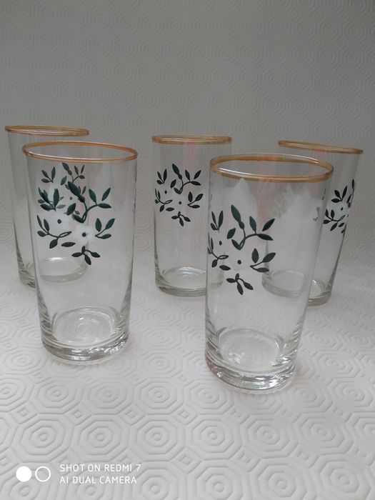 Стакани із скла.