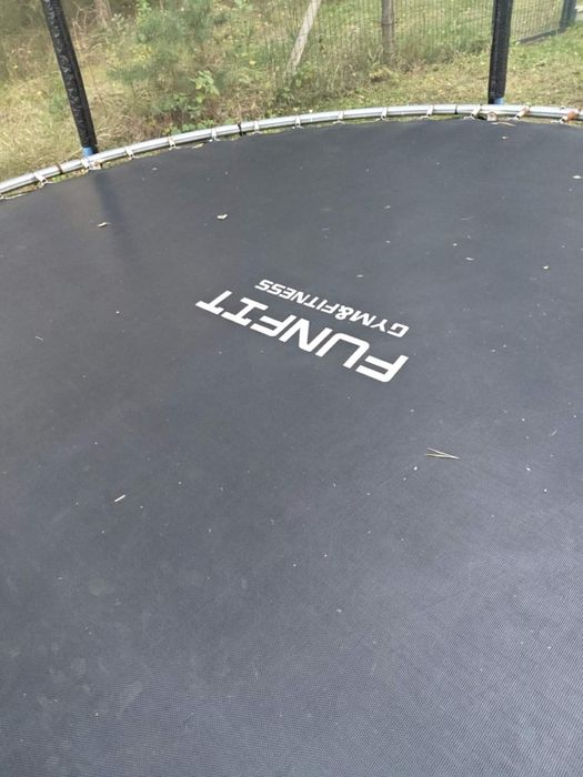 Trampolina w 100% sprawna .