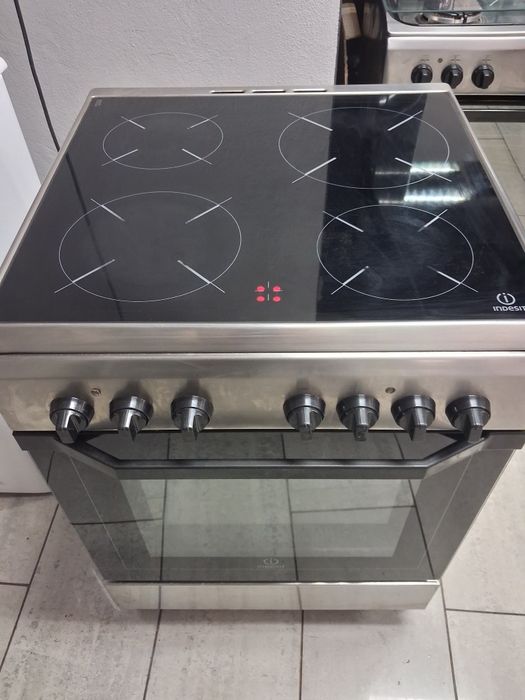 Fogão vitroceramico Indesit 60cm larg