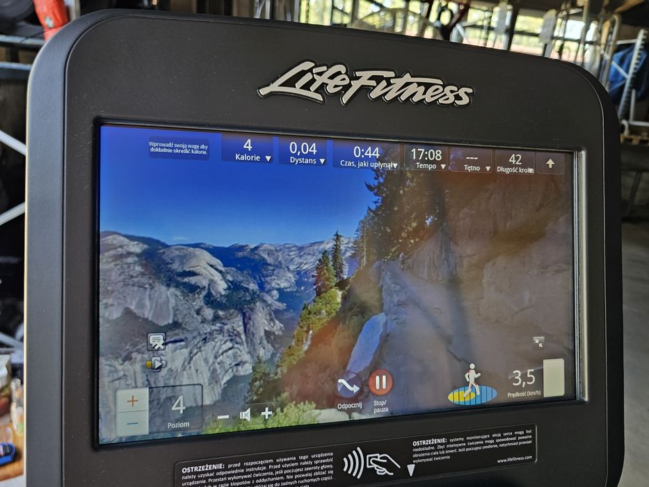 Life Fitness Flexstrider z Discover SE orbitrek Eliptyk