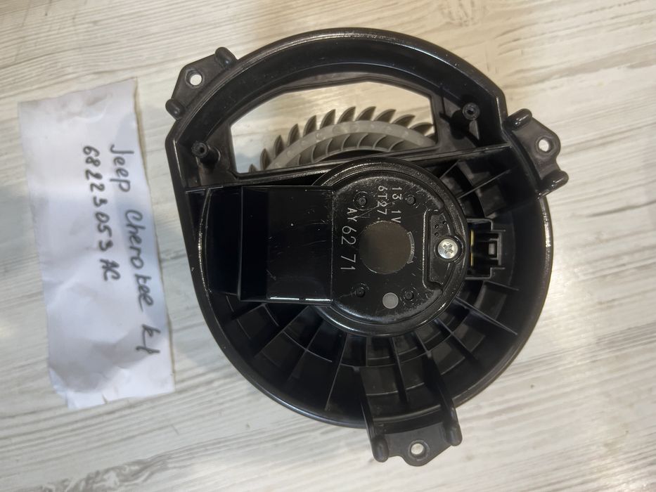 68223053AC Chrysler Мотор вентилятора печки