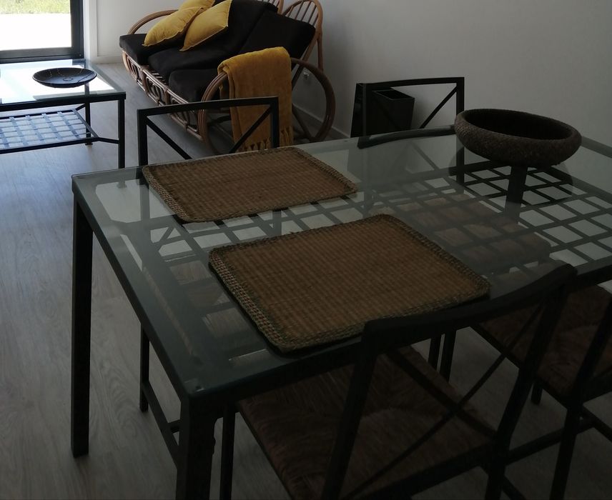 Mesa e cadeiras ikea ratan