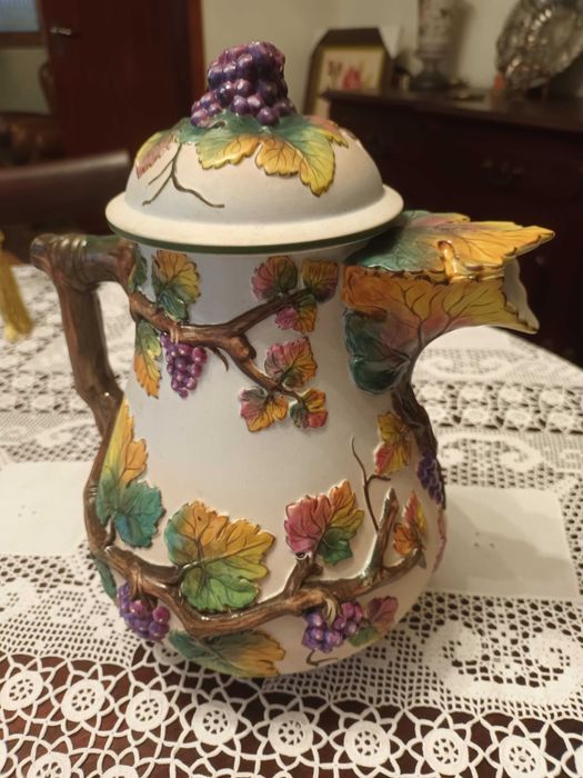 Conjuntos em porcelana pintados à mão por Francisco Vidal