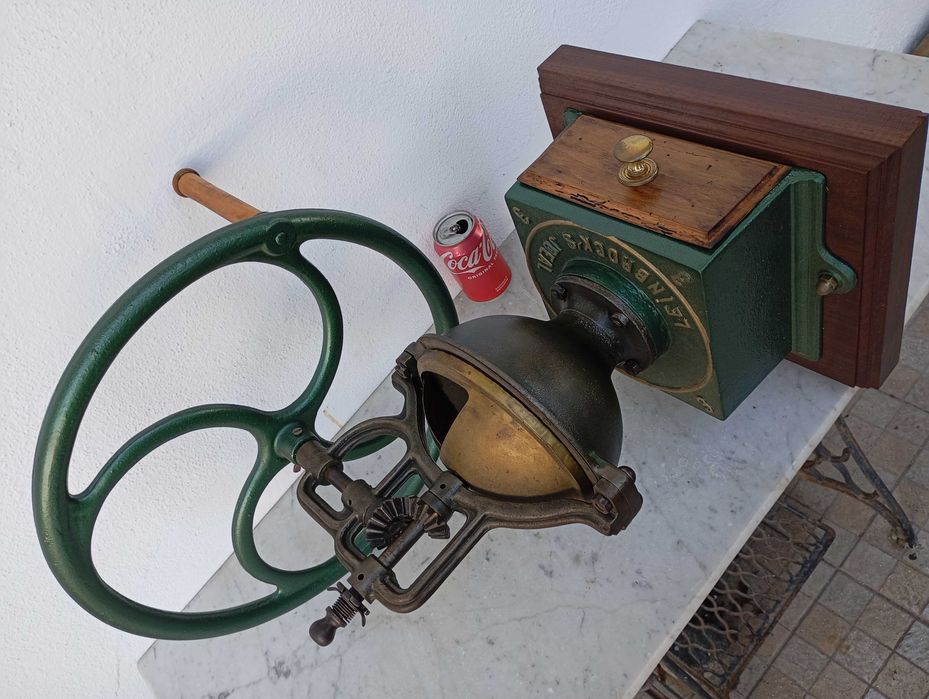 Enorme Moinho de Café Alemão Antigo Restaurado e Funcional Leinbrock's