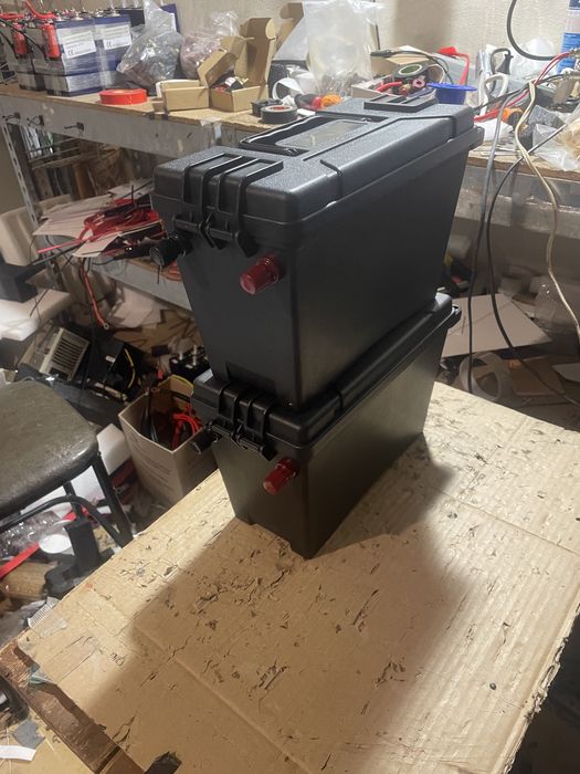 Бокс до акумулятора 40135 33140 Eve TopBand (Li-ion, LiPo, LiFePo4)