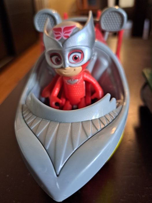 Veículos PJ Mask com figura