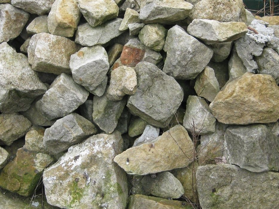 Kamień piaskowiec na altanki i kwietniki
