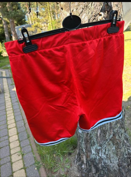 Szorty typu basketball