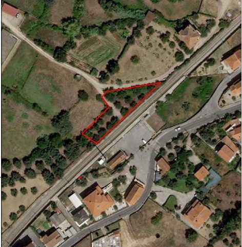 Terreno à venda em Alcaria