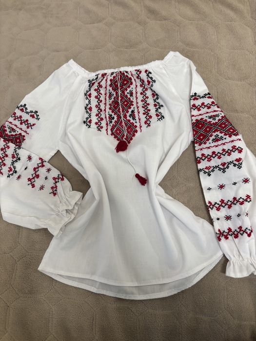 ВИШИВАНКА на дівчинку