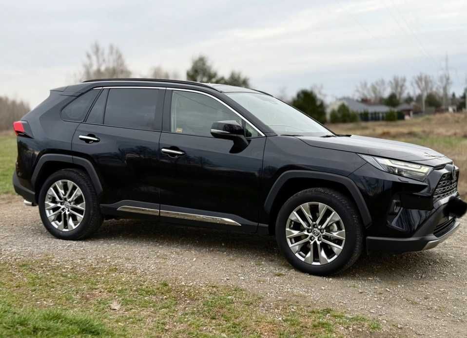 Toyota RAV4 2.5 Hybrid XLE 2022