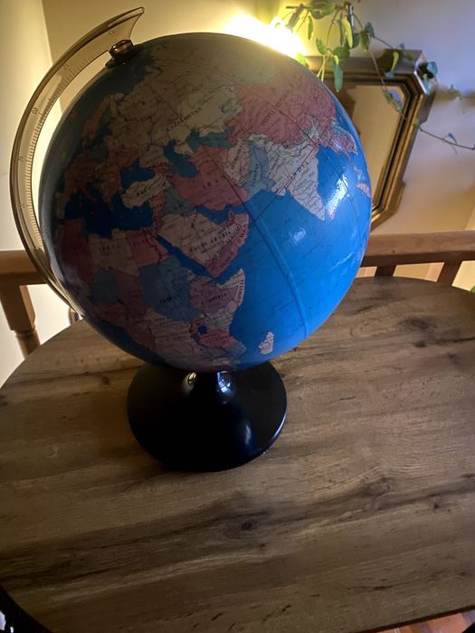 Globo- em excelente estado