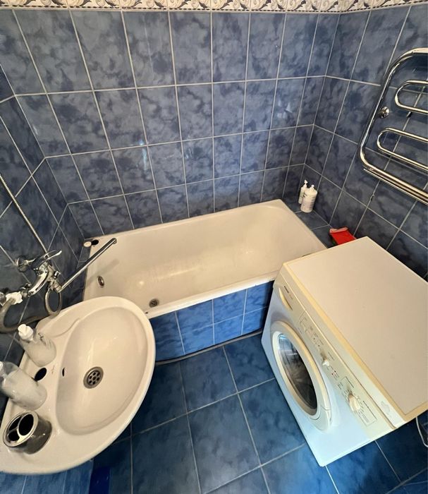 Подобова оренда квартири  ВІЛЬНА З 7 січня