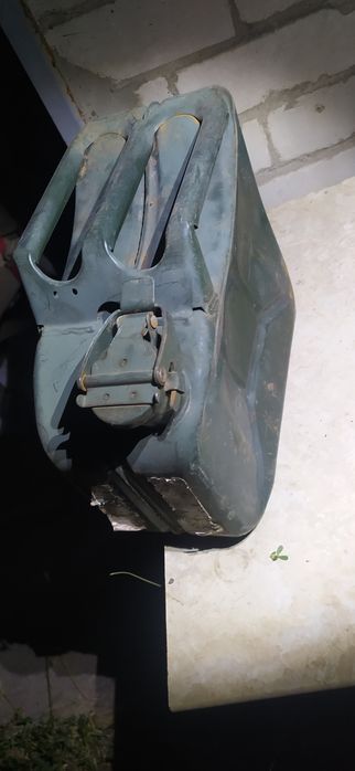 Продам канистры 5,10,20