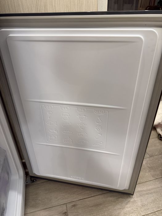 Двохкамерний холодильник Bauknecht