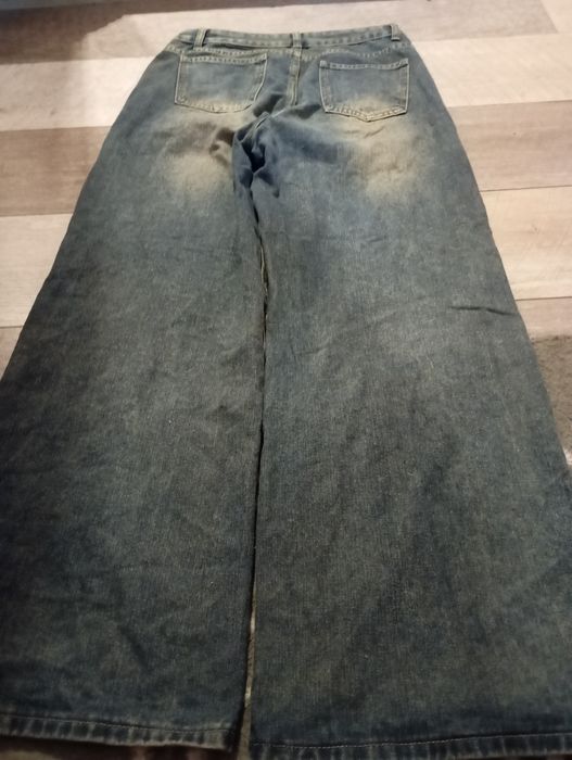 Spodnie jeansowe damskie.