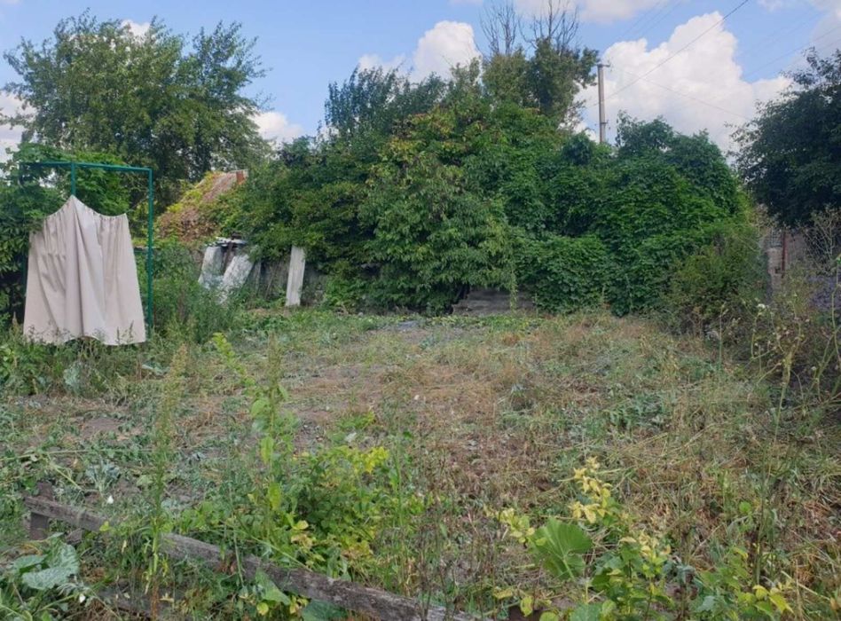 Продам або обміняю хату з ділянкою.