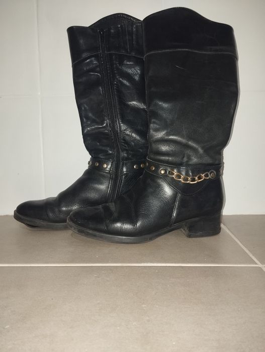 Botas de cano alto em pele 36