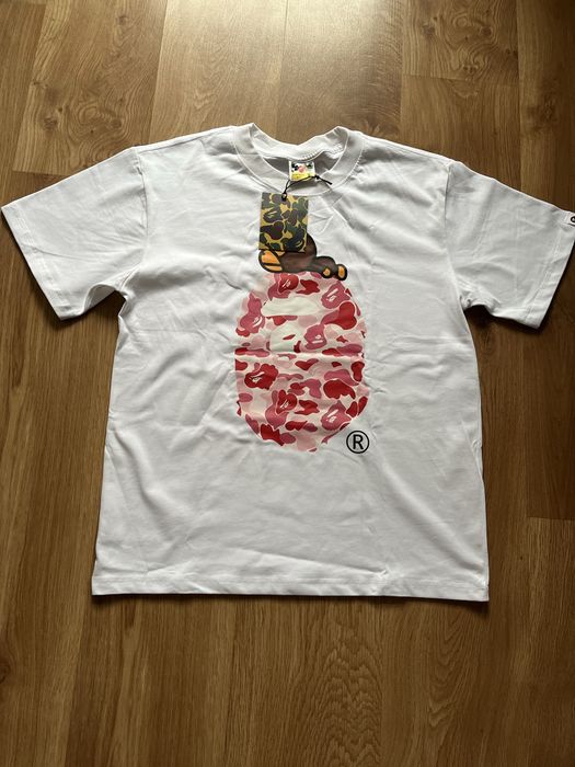 Koszulka biało różowa bape
