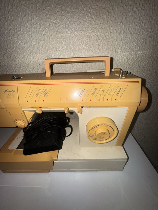 Máquina Costura Elétrica