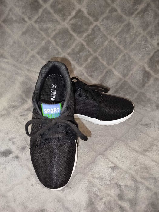 Wygodne adidasy na platformie