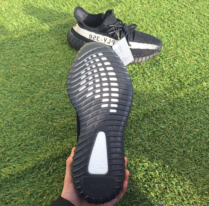 Yezzy 350 V2 oreo