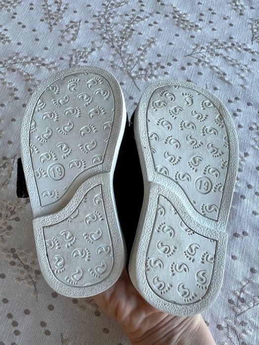 Pierwsze buciki dla dzieci na rzep,  Slippers Family, profilowane