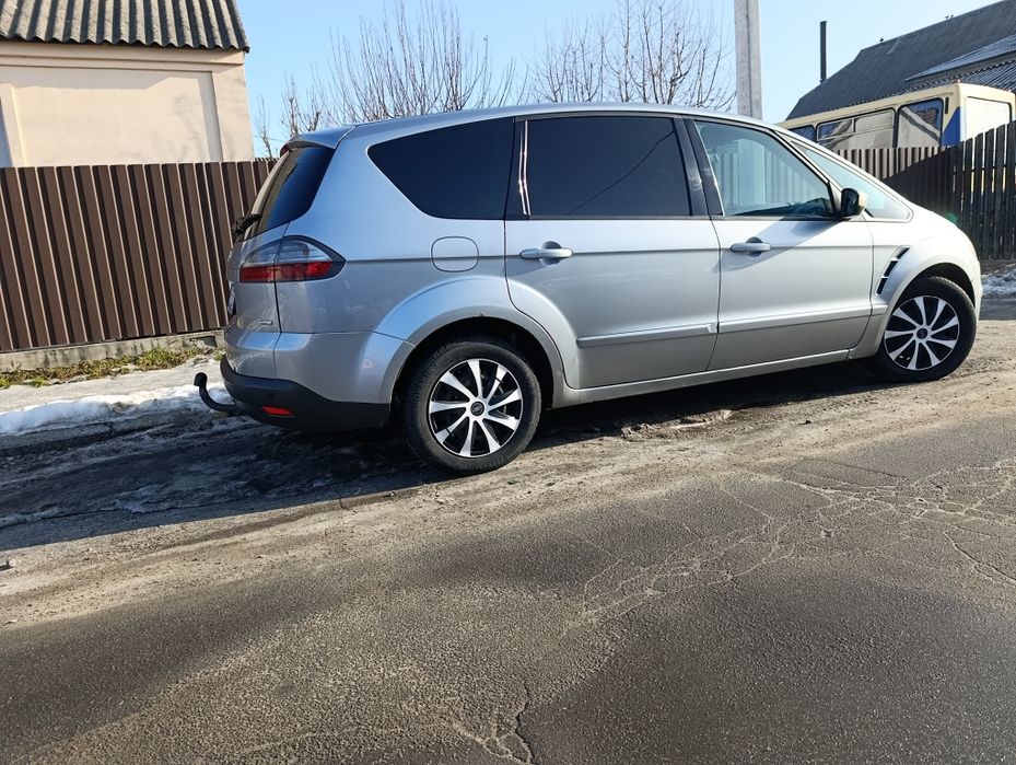 Авто для Військових. Мінівен 7 місний.