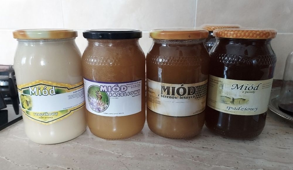 4 słoiki,  miód z terenów leśnych , naturalny