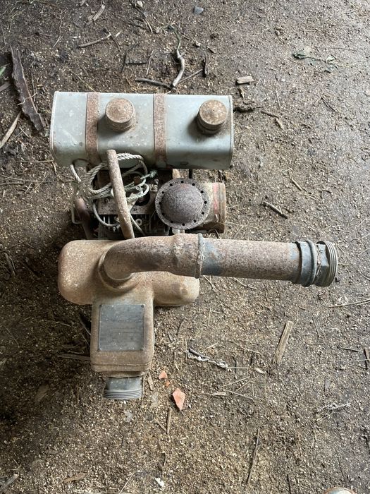 Motor de rega a trabalhar