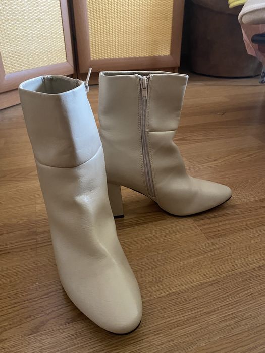 Ботильони Reserved