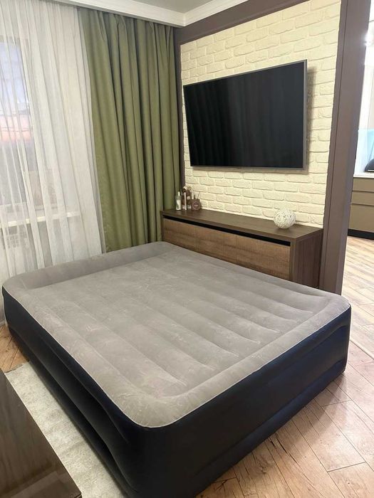 Надувне ліжко Intex 2спальне кровать матрас с насосом 220В двуспальное