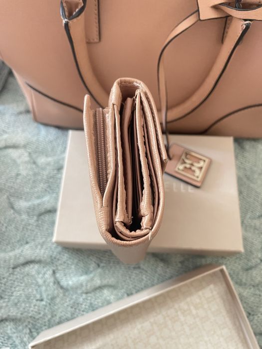 Продам  кошелек Coccinelle