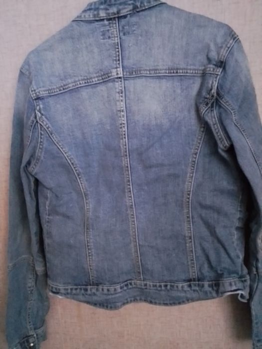 Продам дівоче куртку